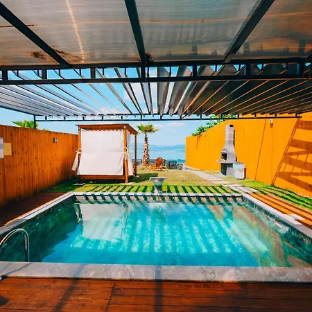 Bungorise Twin 1 Chalet